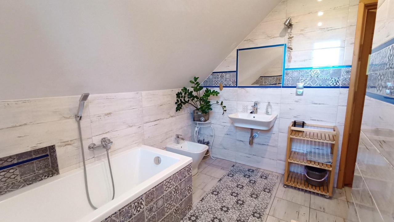Hostal Zacisze Drwala Lutowiska Exterior foto